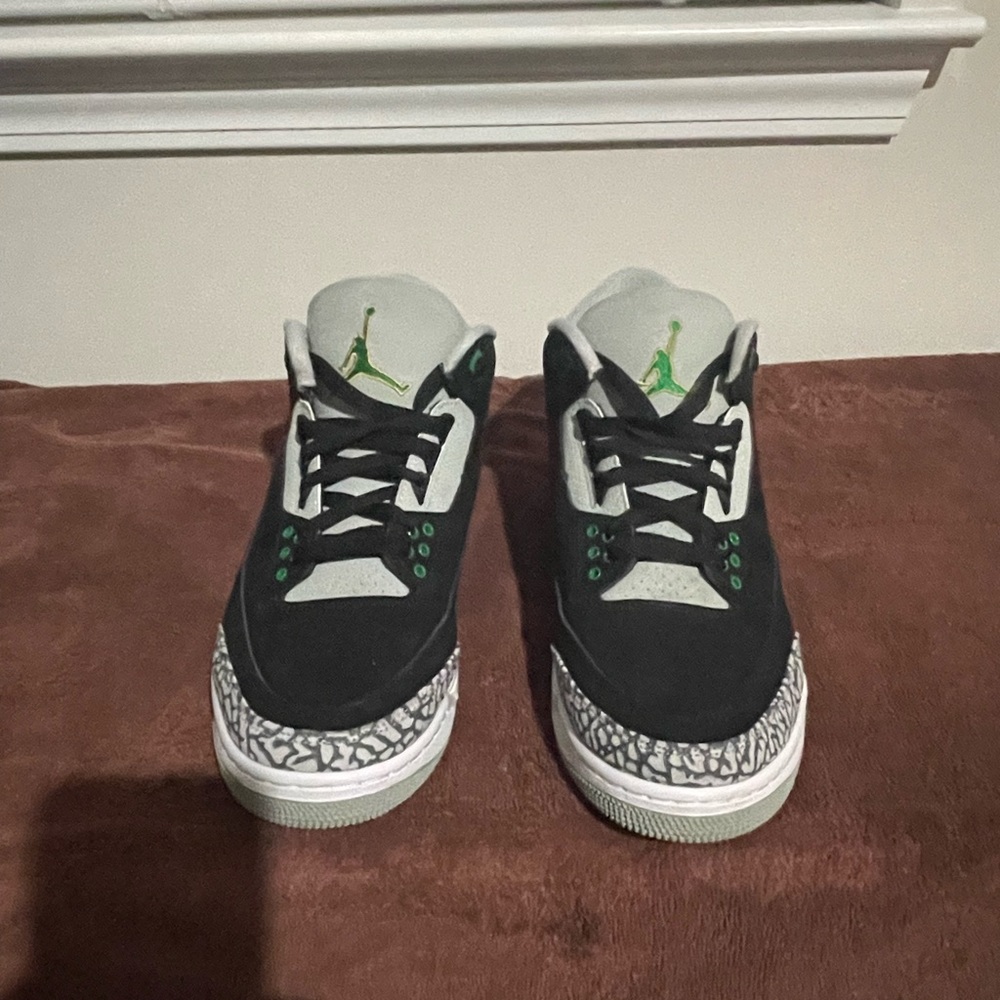 Jordan 3 pine green 8.5